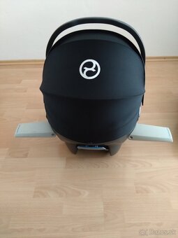 Roan Bass Next + Cybex Aton 5 s ISOfix zakladnou - 12