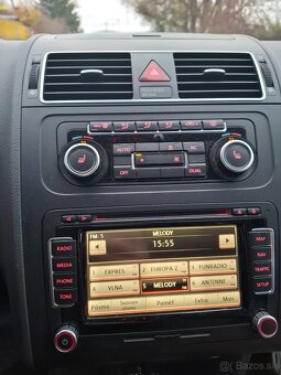 Predám Volkswagen Touran 1,4 TSI Highline - 12