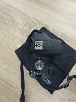 Canon EOS 2000d - 12