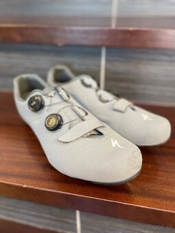 Top cyklo tretry - Specialized - 12