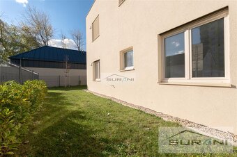 2-izbový byt s predzáhradkou 135 m2 a parkovaním v... - 12