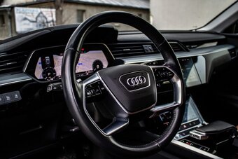 Audi E-tron 55 quattro Advanced, 300kW - 12