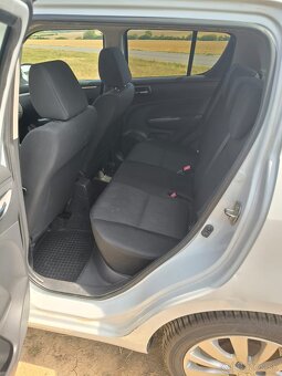 Suzuki Swift - 12