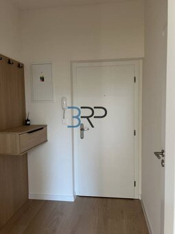 Na prenájom 2 izbový byt v meste Senica - 12