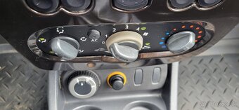 Dacia Duster 1.6i benzin 4x4 MT/6 - 12