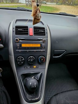 Toyota Auris REZERVOVANÉ - 12