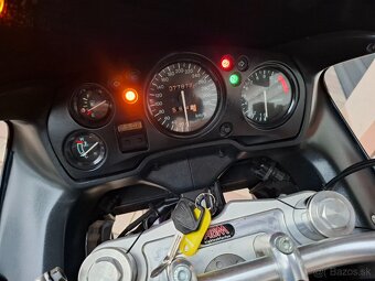 Honda cbr 1100 xx - 12