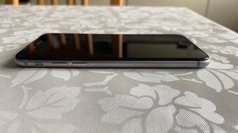 Predám iPhone staršie - 12
