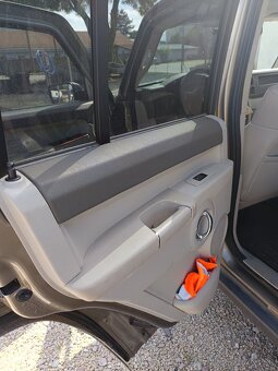 Jeep Commander - 12