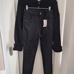 Dámske "kožené", glitrované nohavice - 12