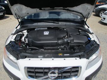Volvo XC70 2,4D5 120KW Momentum Man. AWD 2012 DPHbez koroze - 12