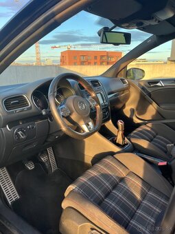 Volkswagen Golf VI GTI 2.0 TSI 155 kW - 12