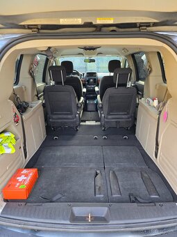 Chrysler grand voyager 7-miestne - 12