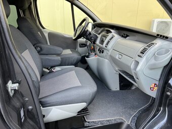 Opel Vivaro Life 2.5 CDTi Westfalia 7 míst - 12