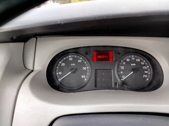 Obytna dodavka Renault Trafic - 12