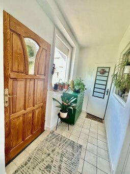 NA PREDAJ ZREKONŠTRUOVANÝ RODINNÝ DOM V OBCI DOLNÝ OHAJ - 12