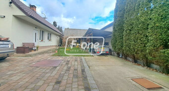 Dvojgeneračná stavba v malebnej obci Trstín - 12