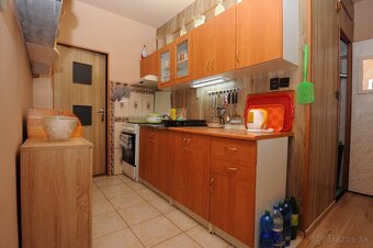Veľký 4 izbový byt s balkónom - Na predaj - 12