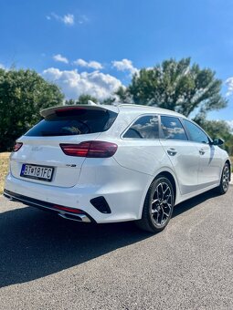 KIA Cee’d SW GT Line Combi 117.5kw Manuál - 12