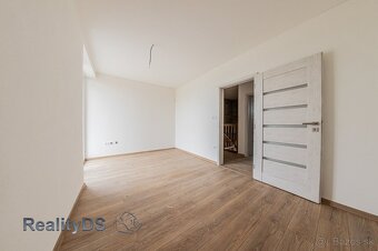 MODERNÉ 4-IZBOVÉ BYTY S VLASTNOU ZÁHRADOU A PARKOVANÍM - 12