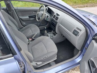 Kia Rio Combi 1,4 benzín - 12