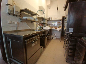 Penzión s reštauráciou v centre Komárna - 12