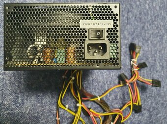 Zdroje 400W, 500W, 550W - 12
