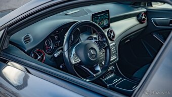 Mercedes Benz AMG CLA 250 4matic 150kw - 12