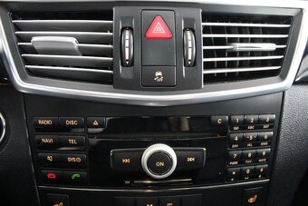 Mercedes-Benz E trieda Kombi 300 CDI Blue Avantgarde - 12