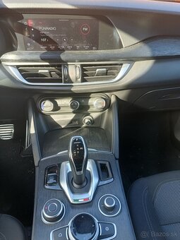 Alfa Romeo Stelvio 2.2 JTD 190k AWD A/T r.v.2022 - 12
