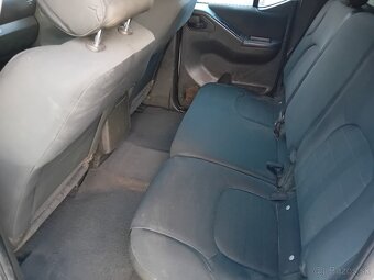 Nissan Navara 2,5 dci 4x4 nová STK a EK REZERVOVANÉ - 12