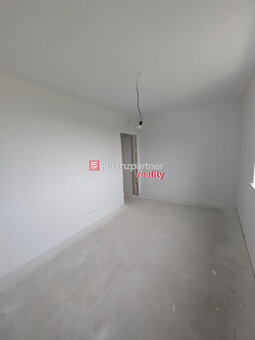 Nový trojizbový byt v samostatnom dome s rozlohou 80 m2 neďa - 12