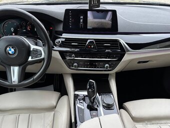 BMW 540i xDrive M Sport G30 - 12