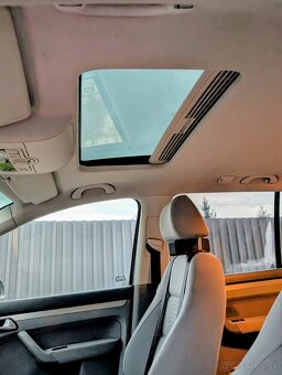 Volkswagen Touran 2.0 TDI DSG - 12