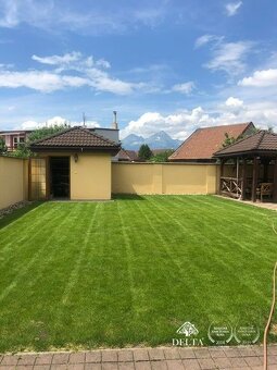Predaj pekného rodinného domu so záhradou o výmere 500 m2 vo - 12