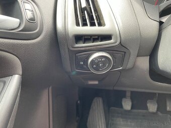 Ford Focus Kombi 1.0 EcoBoost Trend - 12