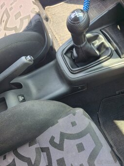 Volkswagen GOLF 4, 2.0 benzín - 12