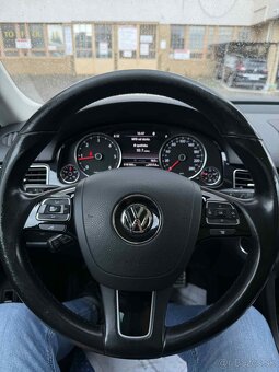 VW Touareg R-Line 3.0 TDI V6 4x4 Premium Executive - 12