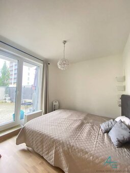 Bezbariérový,  2.izbový byt s predzáhradkou a garážovým stát - 12