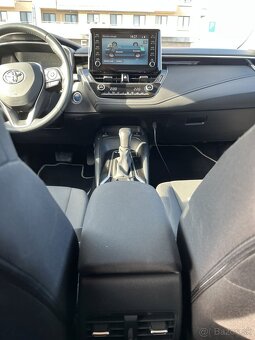 Toyota Corolla sedan 1.8 Hybrid e-CVT Comfort Tech Style - 12