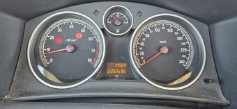 Opel Astra 1,6benzin 85kw TwinTop Cabrio - 12
