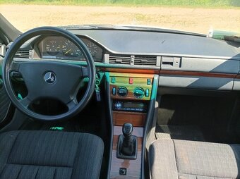Mercedes E300D W124 - 12