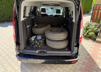 Ford Tourneo Connect 1,5 TDCi Long 5 míst maxi nafta manuál - 12