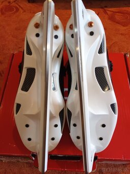 BRANKÁRSKE KORČULE CCM RIBCOR 44K JR, velikost 5D, EUR38.5 - 12