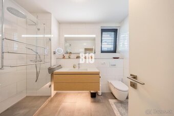 NOVÁ KOLIBA - ELEGANTNÝ 3IZBOVÝ BYT S TERASKOU V KVALITNOM R - 12
