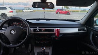 BMW E90 318d - 12