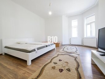Rodinný dom v spodnej časti Zobora + dom na podnikanie / záh - 12