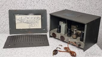 Echophone EC-1B 》HALLICRAFTERS 》3pásmový 6lampový prijímač - 12