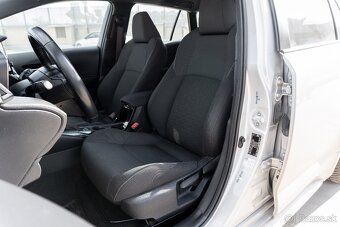 Toyota Corolla Combi 1.8 Hybrid - 12