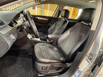 Volkswagen Passat Variant 2.0 TDI BMT Highline DSG - 12